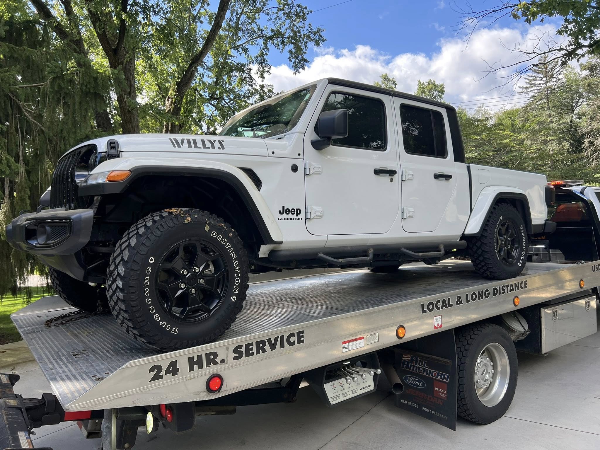 Gallery Image: Super Fast Towing Recovery